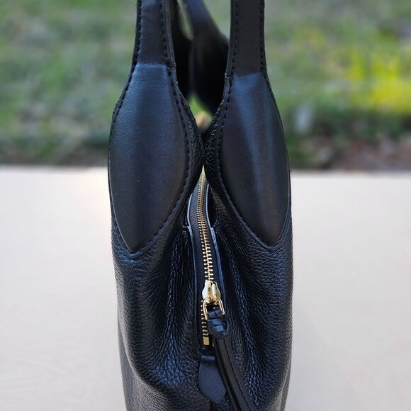 Michael Kors Kelsey Black Pebbled Leather Shoulder Bag, Pre-owned - Picture 8 of 10